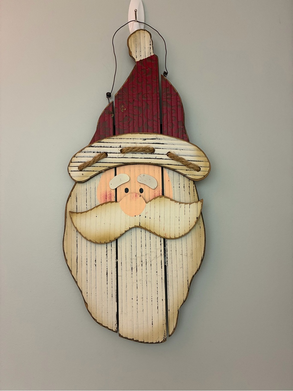 Source Unknown Red and Cream Rustic Santa Wall Hanging